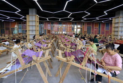 絲線織就千年夢(mèng)——張家界土家族織錦文化創(chuàng)意園剪影